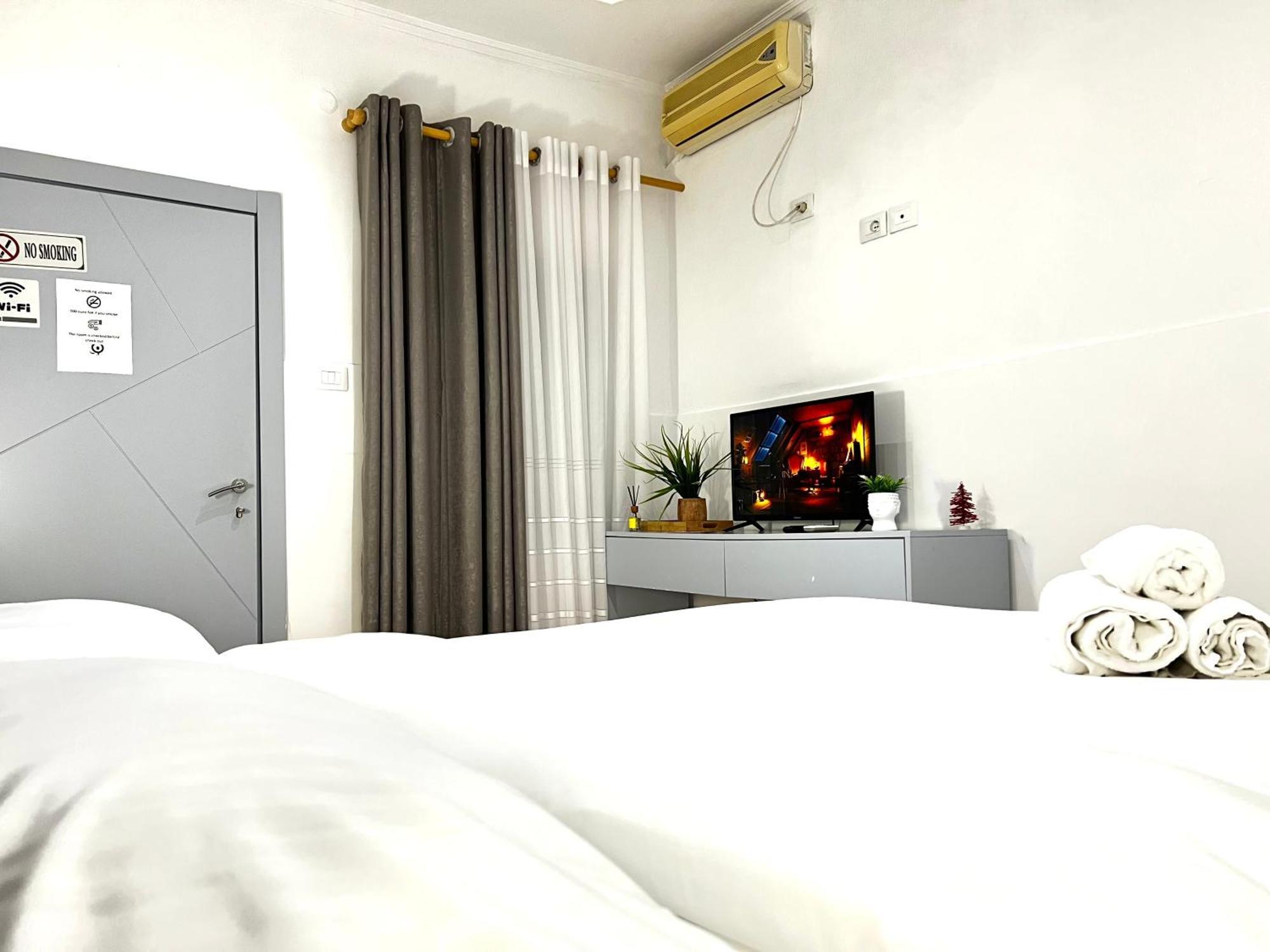 Tirana Square Hotel Ngoại thất bức ảnh